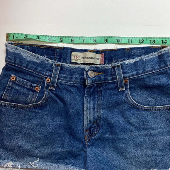 Levi cut off shorts - Picture 3 of 3